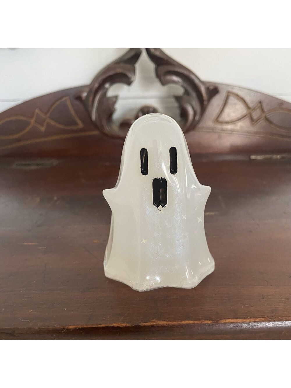 White UV Glow Ghostie - Resin Glow in the Dark Ghost Decoration